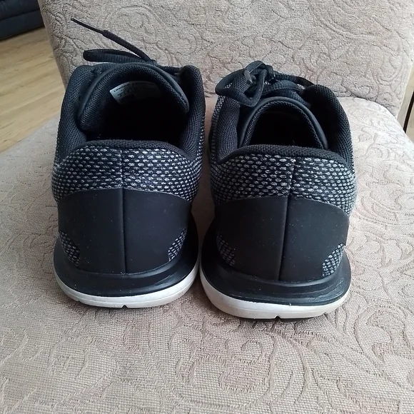 Under Armour sneakers - Picture 3 of 6